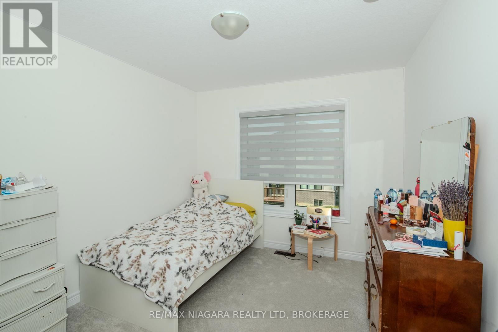 100 BLACKBIRD WAY Image 18