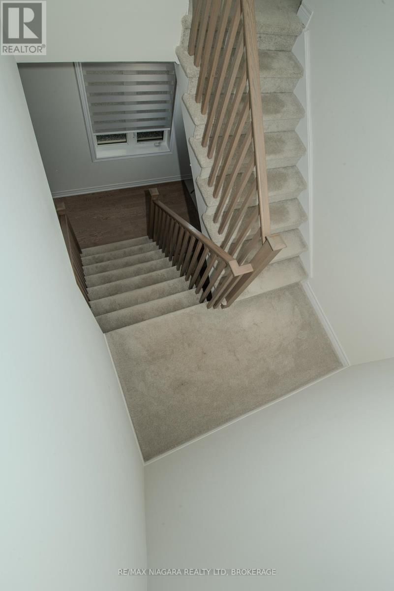 100 BLACKBIRD WAY Image 22