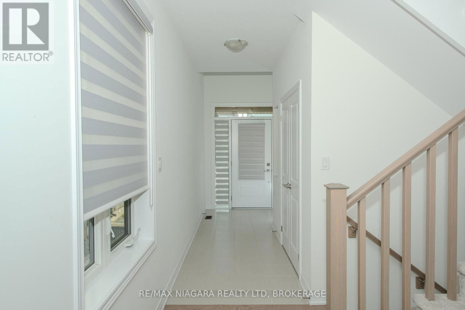 100 BLACKBIRD WAY Image 23