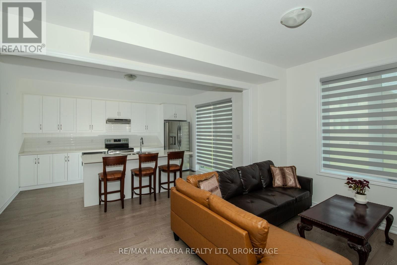 100 BLACKBIRD WAY Image 6