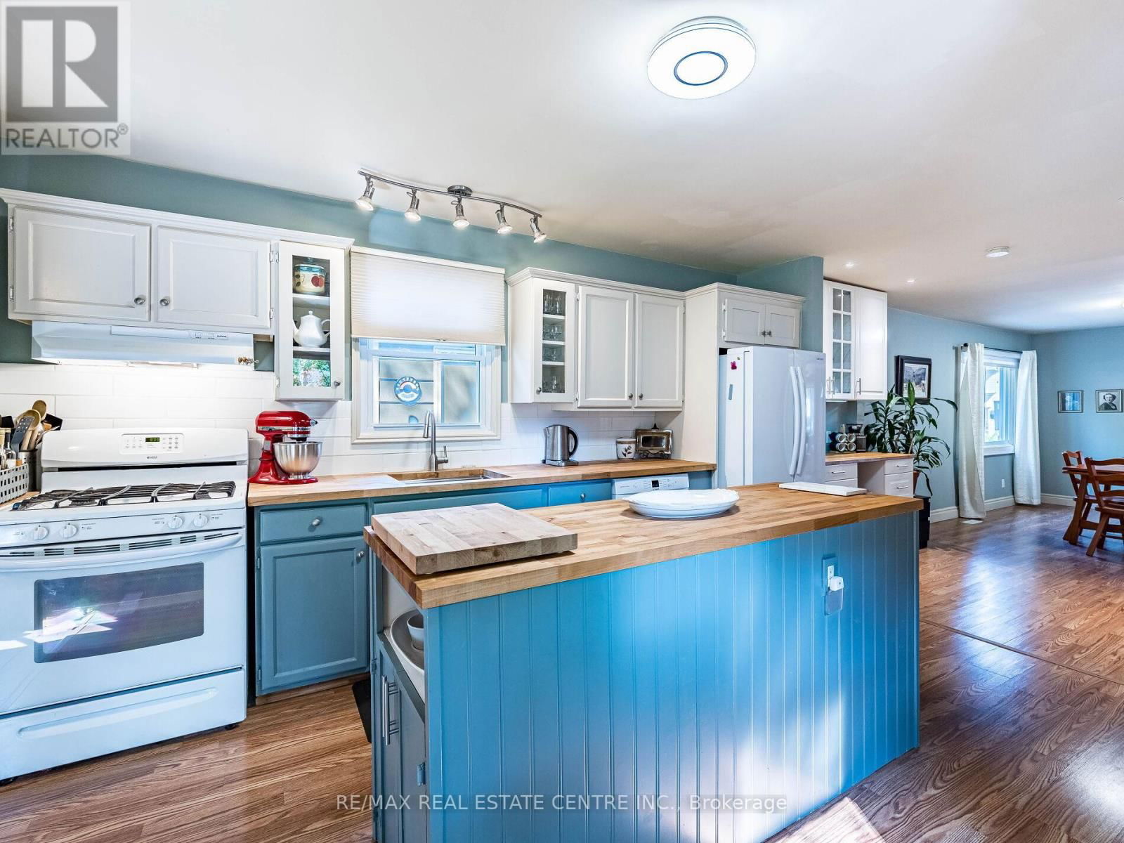 25 HIGHLANDER STREET Image 12