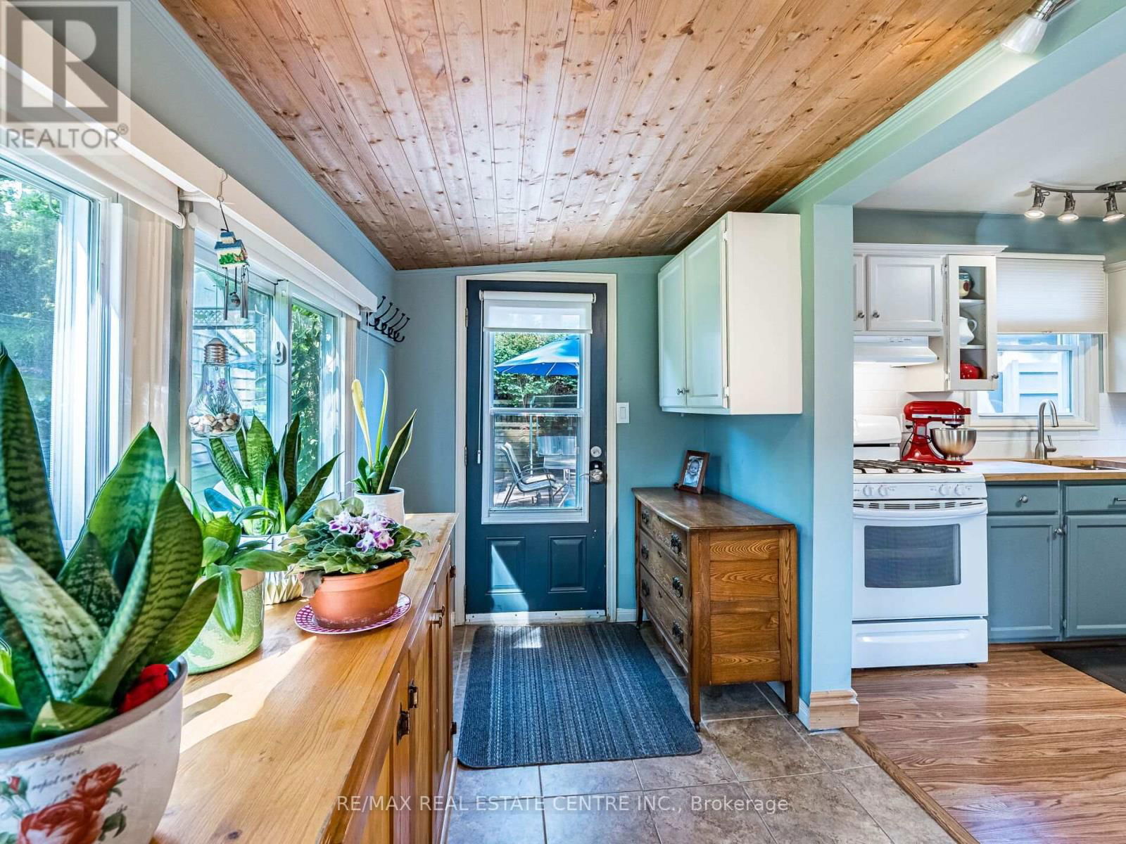 25 HIGHLANDER STREET Image 15