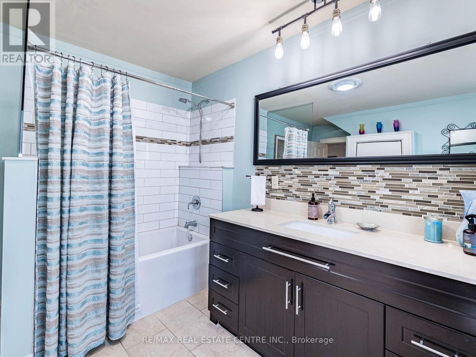 25 HIGHLANDER STREET Image 18