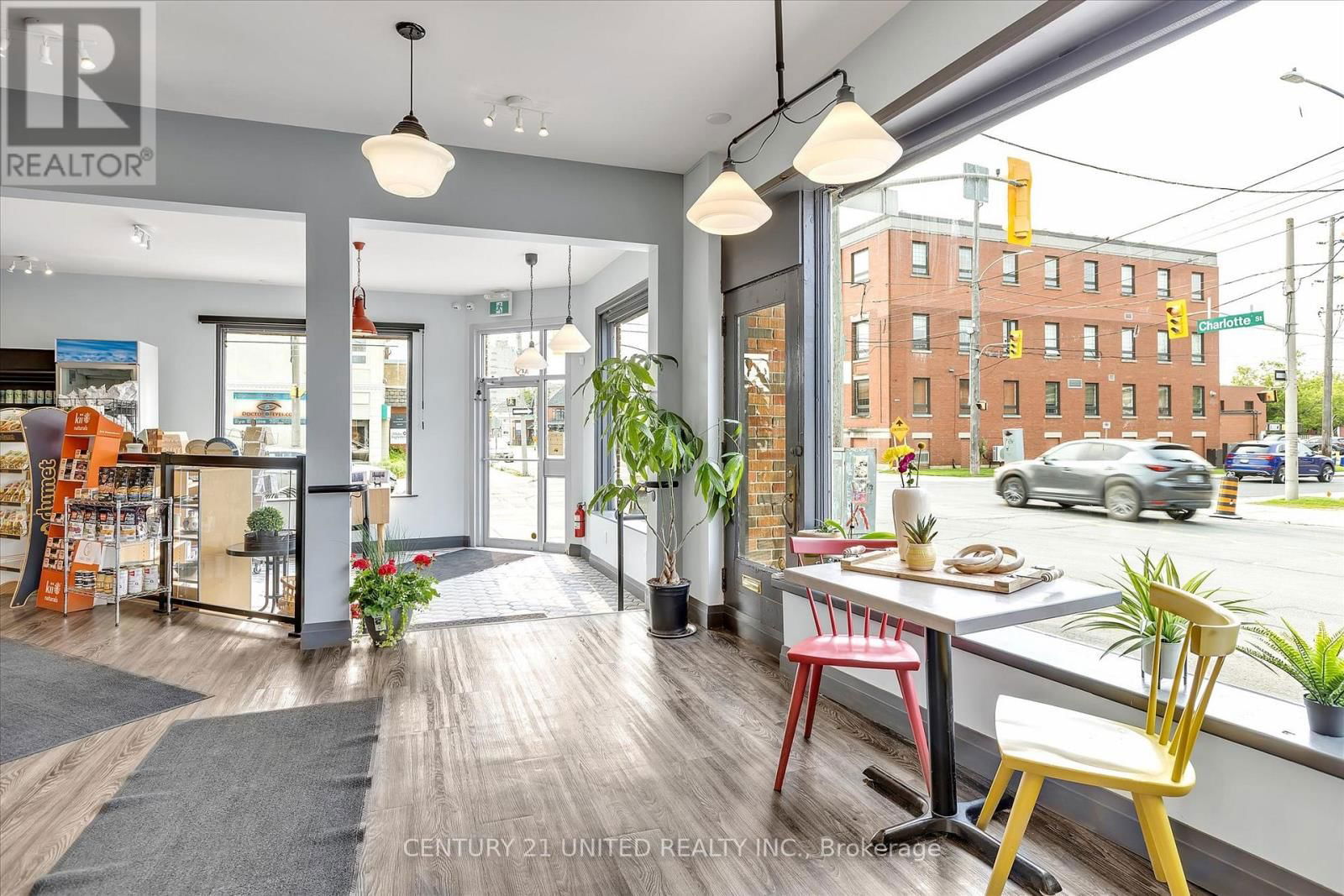 330-334 CHARLOTTE STREET WEST Image 21