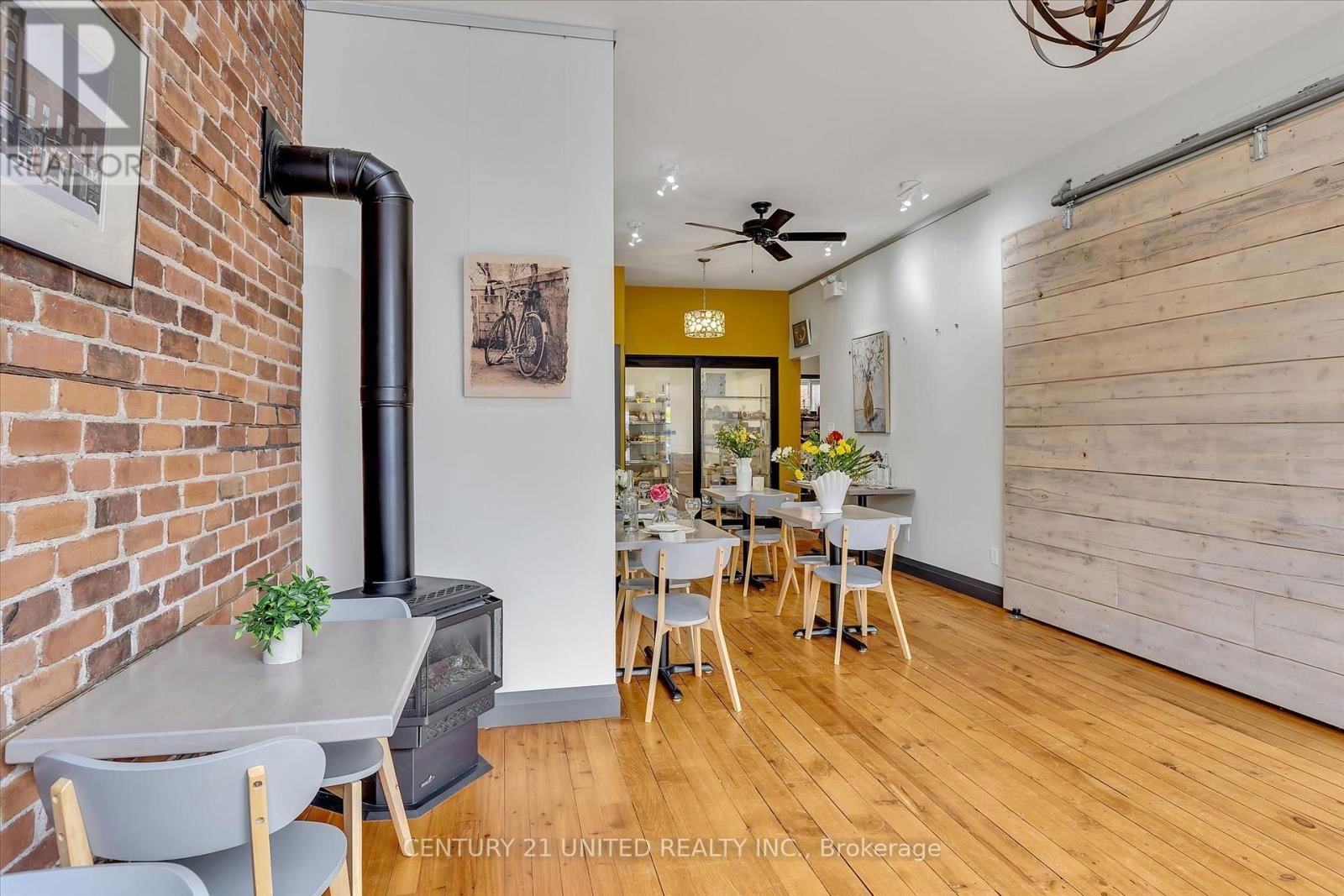 330-334 CHARLOTTE STREET WEST Image 29