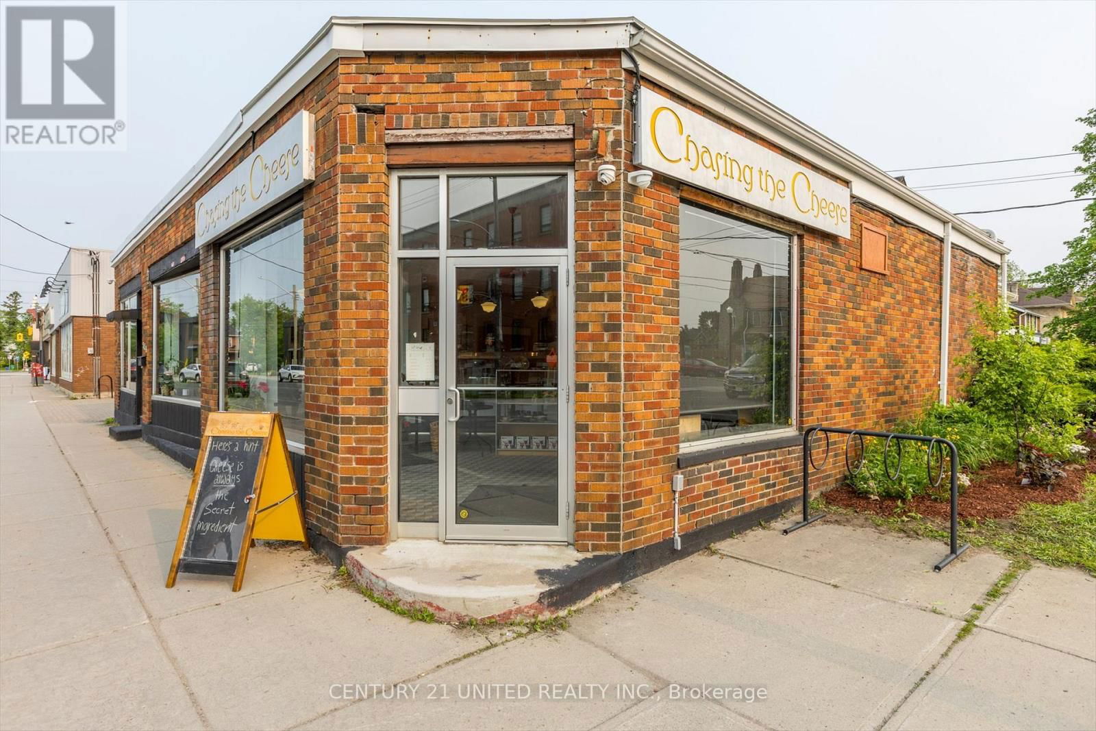 330-334 CHARLOTTE STREET WEST Image 3