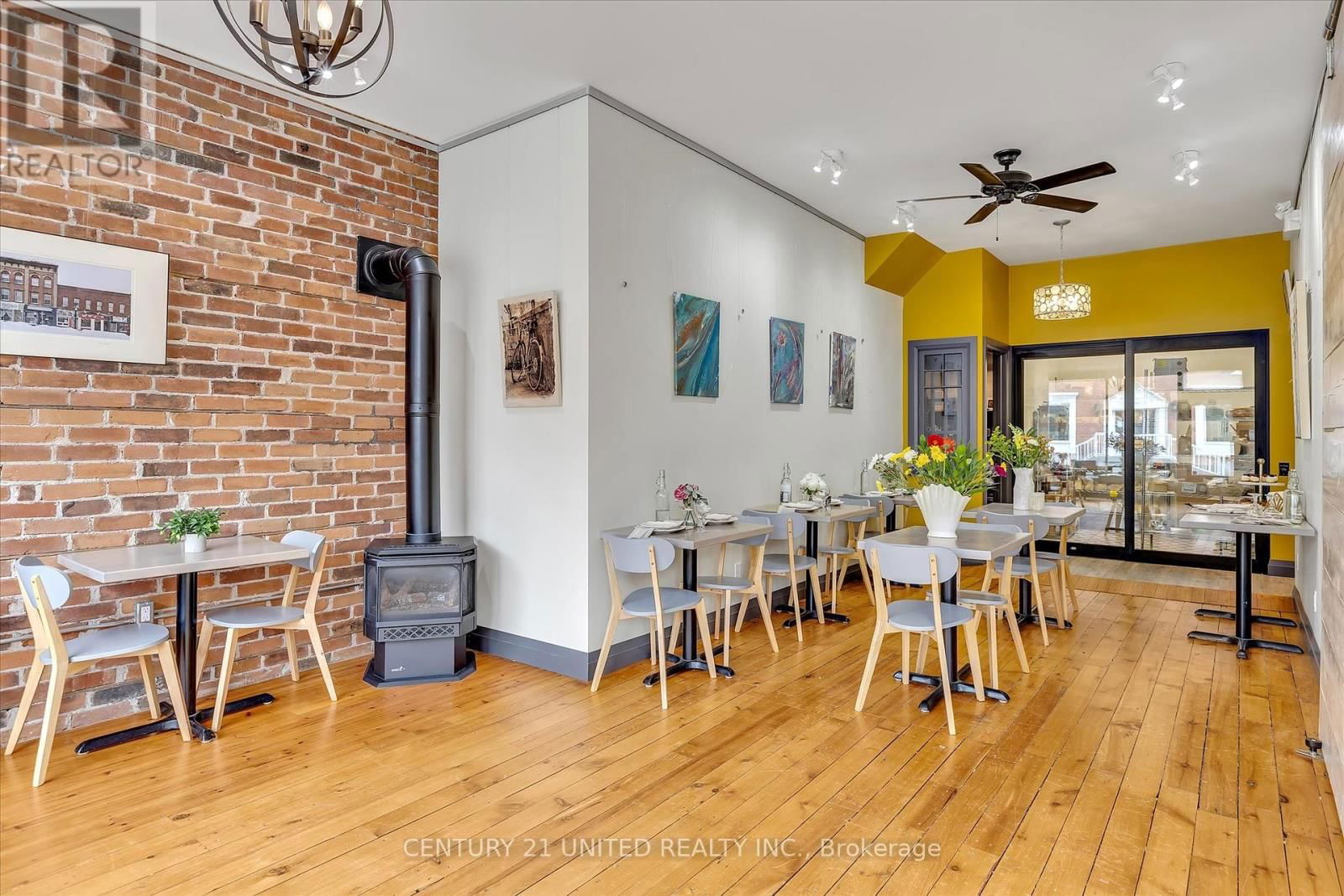 330-334 CHARLOTTE STREET WEST Image 31