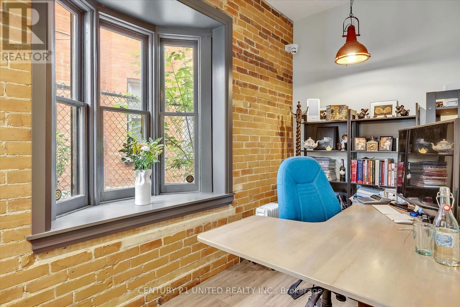 330-334 CHARLOTTE STREET WEST Image 35