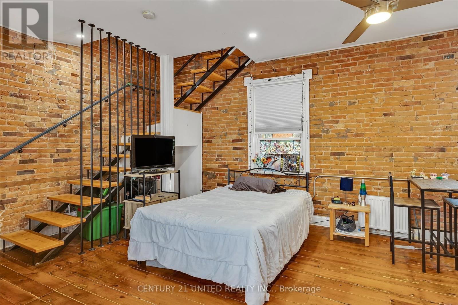 330-334 CHARLOTTE STREET WEST Image 43
