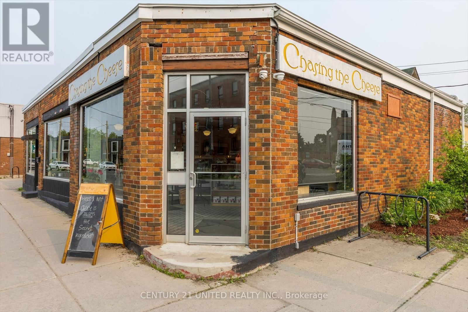 330-334 CHARLOTTE STREET WEST Image 6