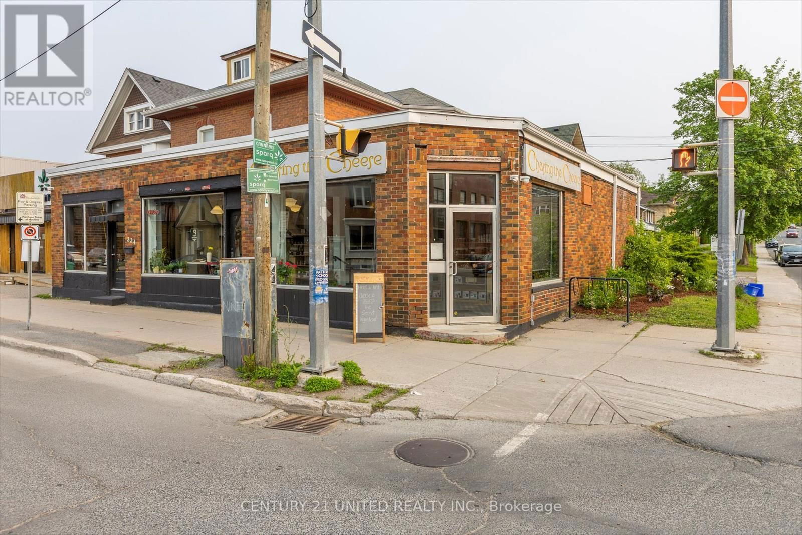 330-334 CHARLOTTE STREET WEST Image 7
