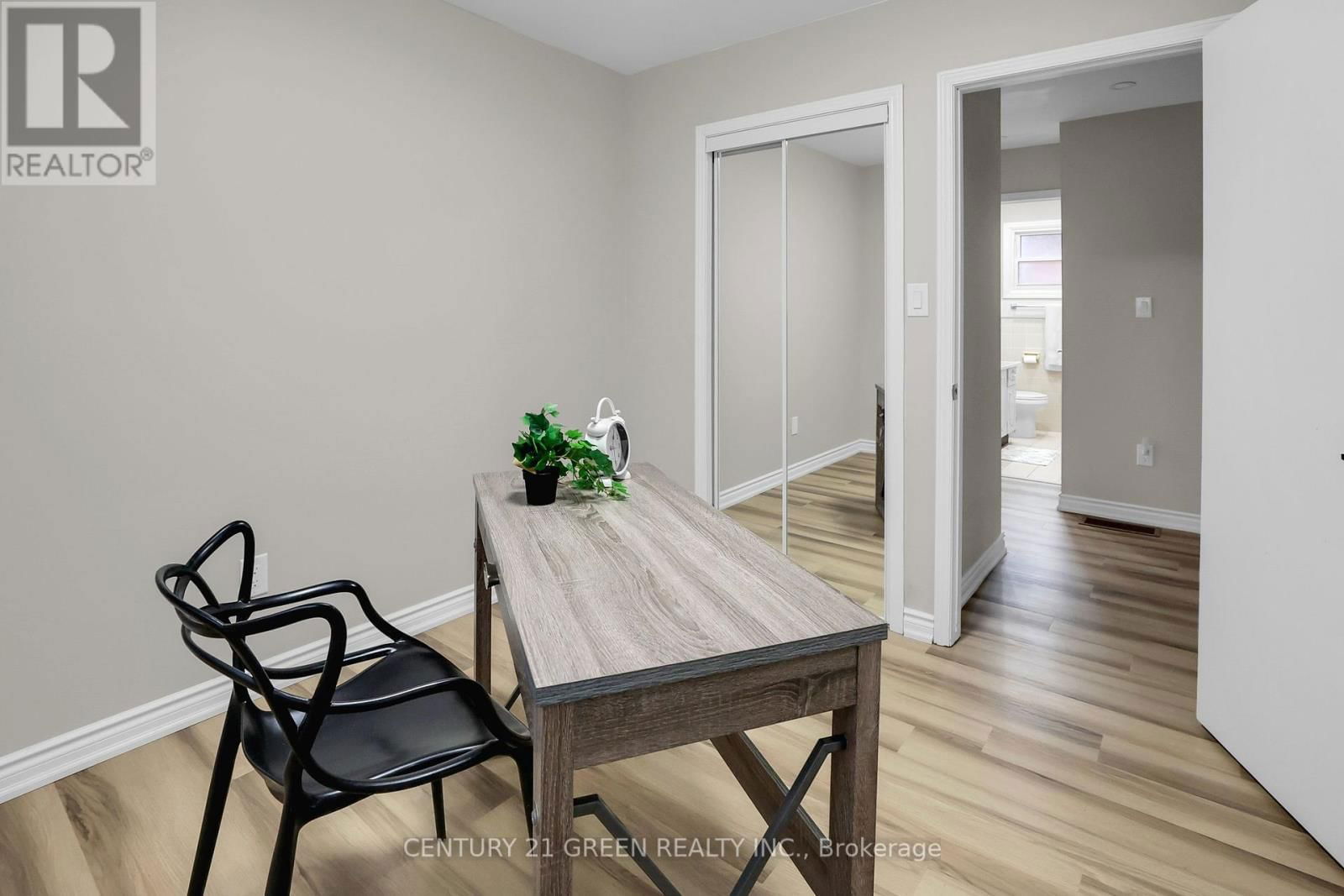 7812 BADGER ROAD Image 17
