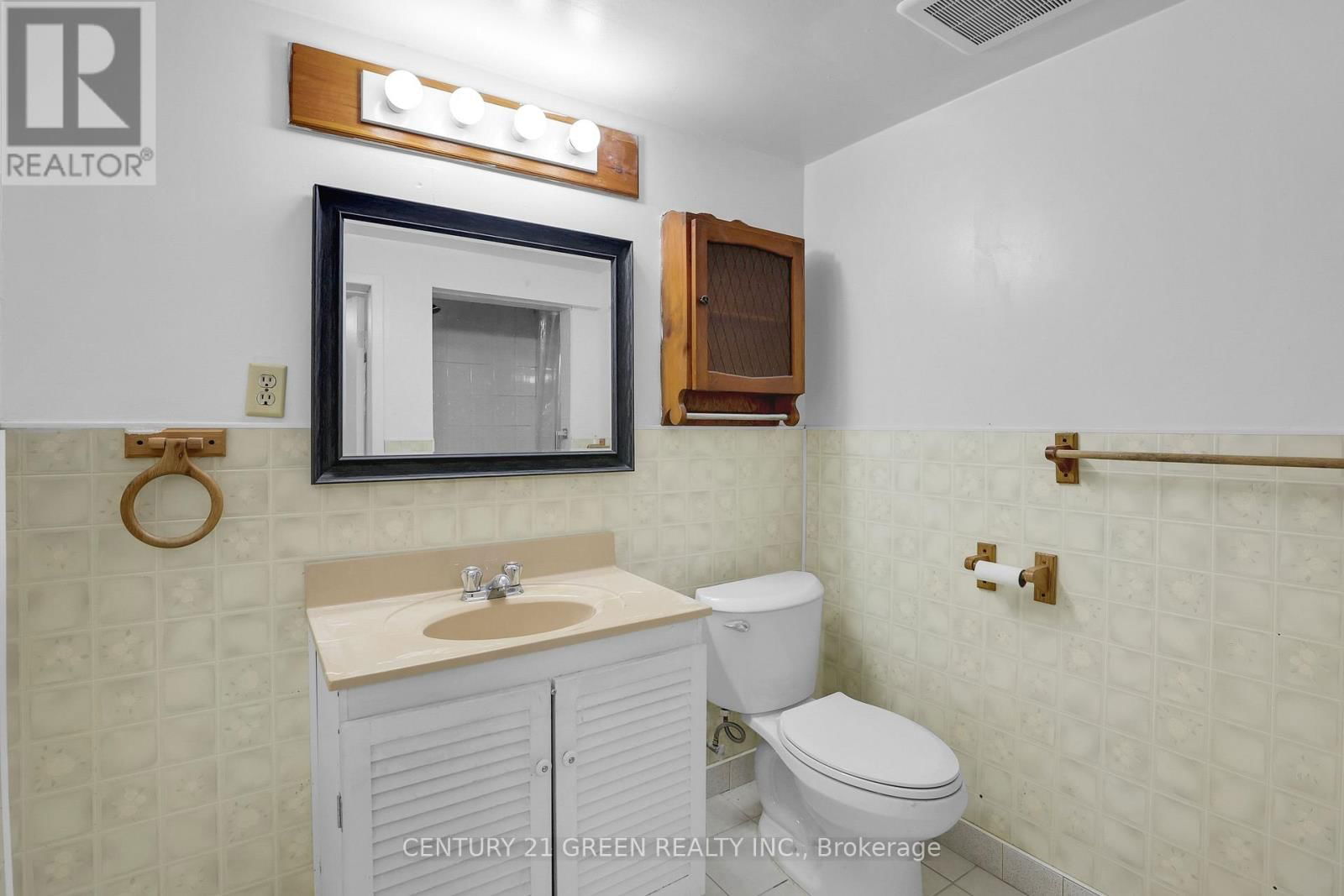 7812 BADGER ROAD Image 25