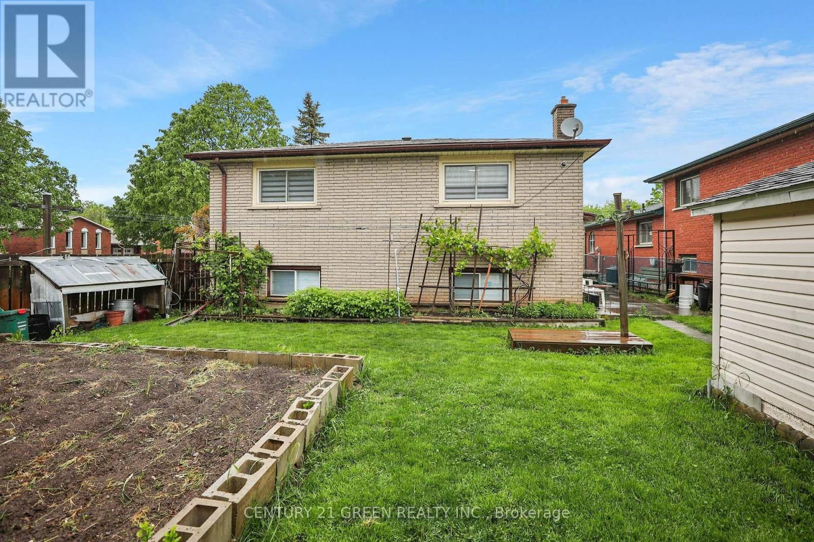 7812 BADGER ROAD Image 30