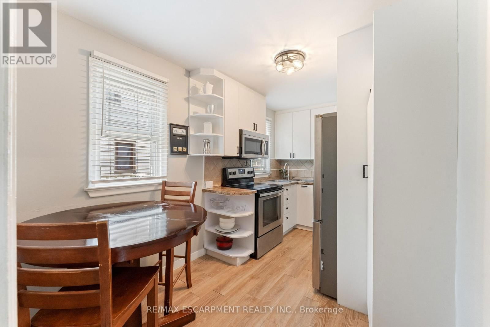 49 EATON PLACE Image 14