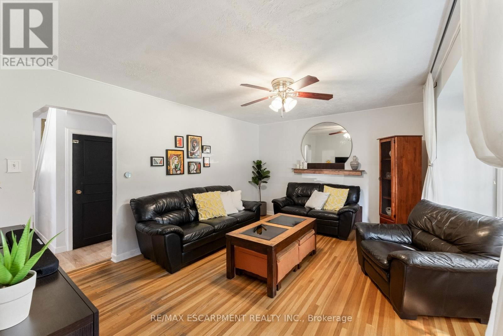 49 EATON PLACE Image 6