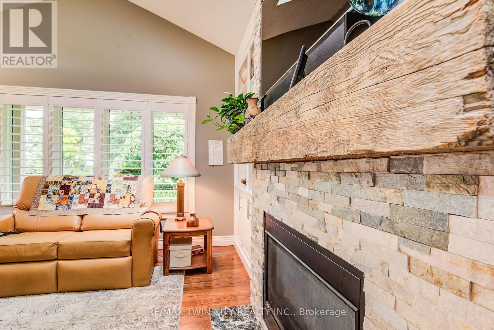 48 PETER STREET Image 24