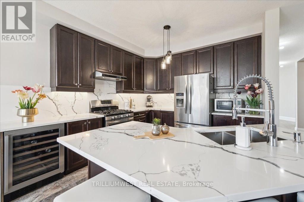 389 BAMBERG CRESCENT Image 12