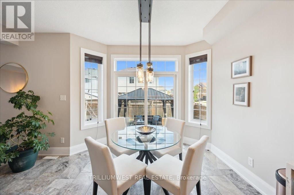 389 BAMBERG CRESCENT Image 13