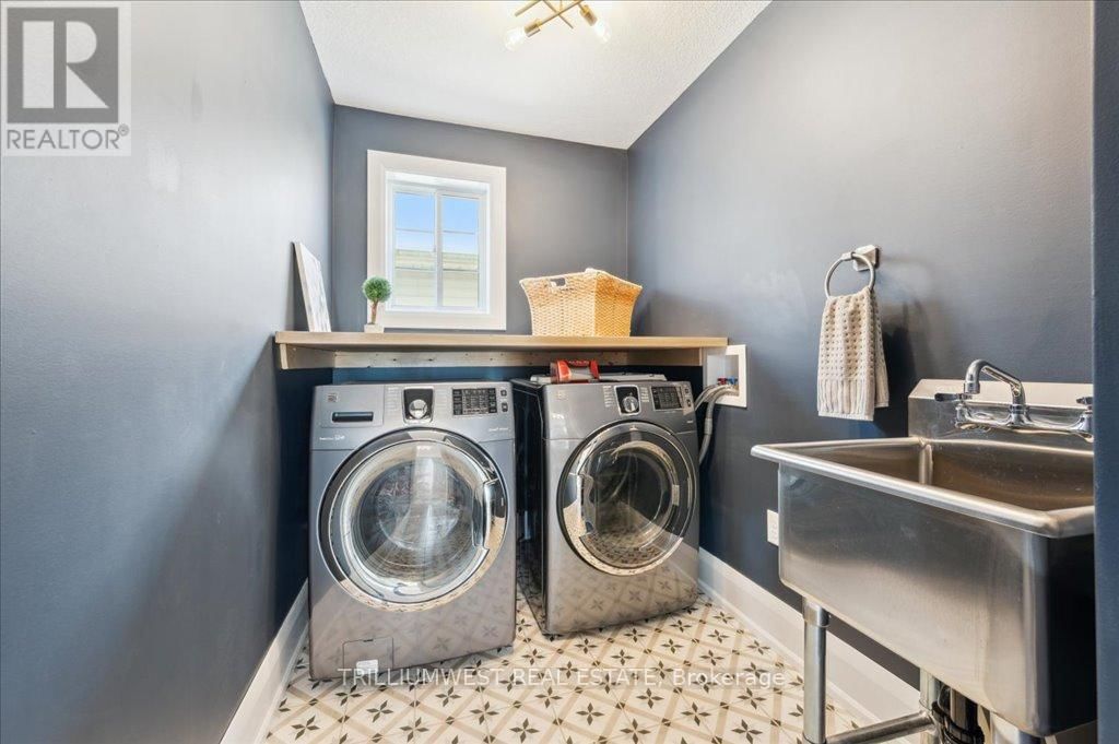 389 BAMBERG CRESCENT Image 24