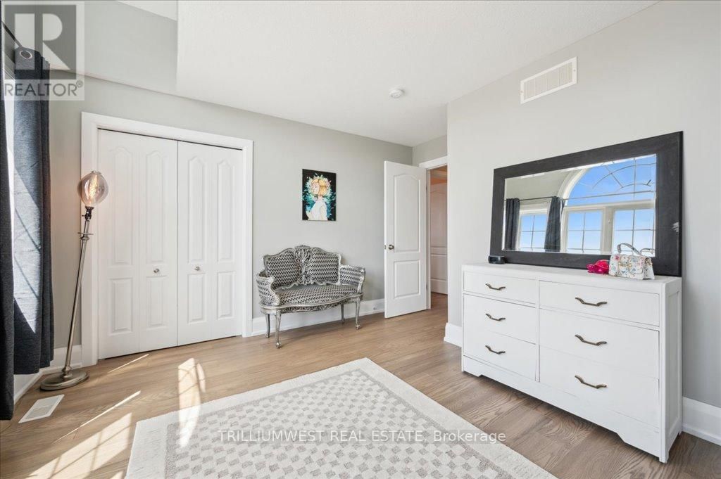 389 BAMBERG CRESCENT Image 29