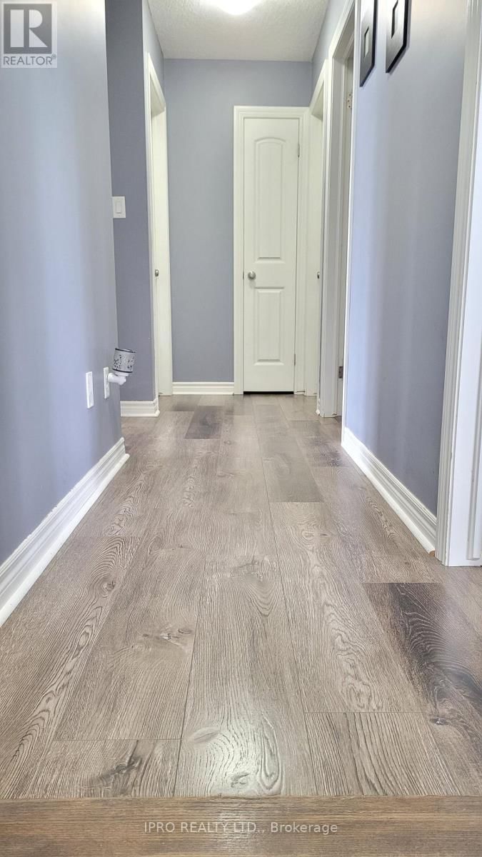 4 MOFFAT AVENUE Image 10