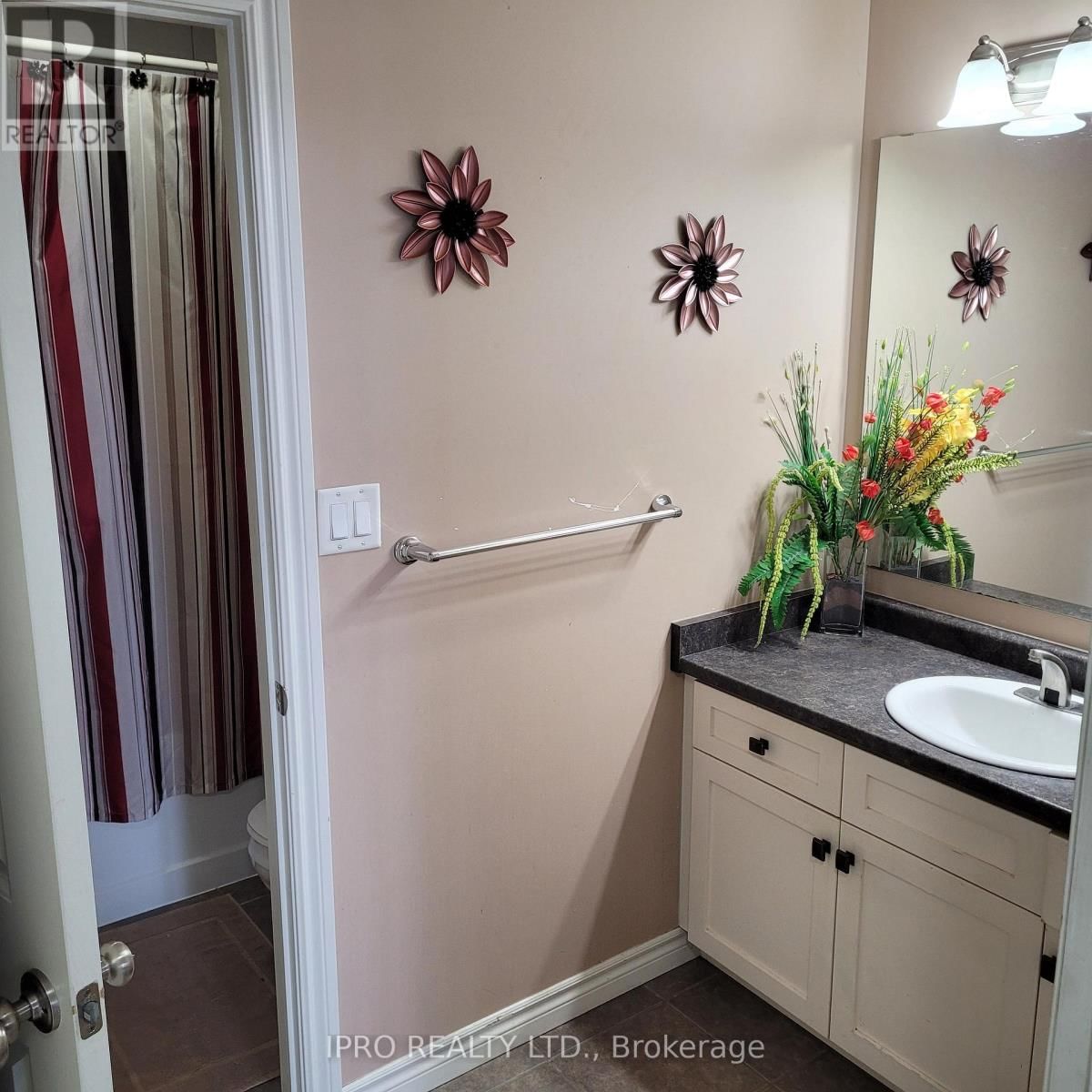 4 MOFFAT AVENUE Image 17