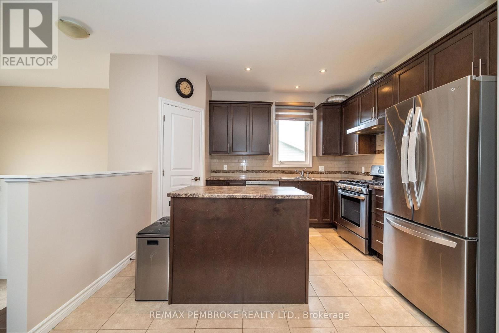 547 GARDNER CRESCENT Image 10