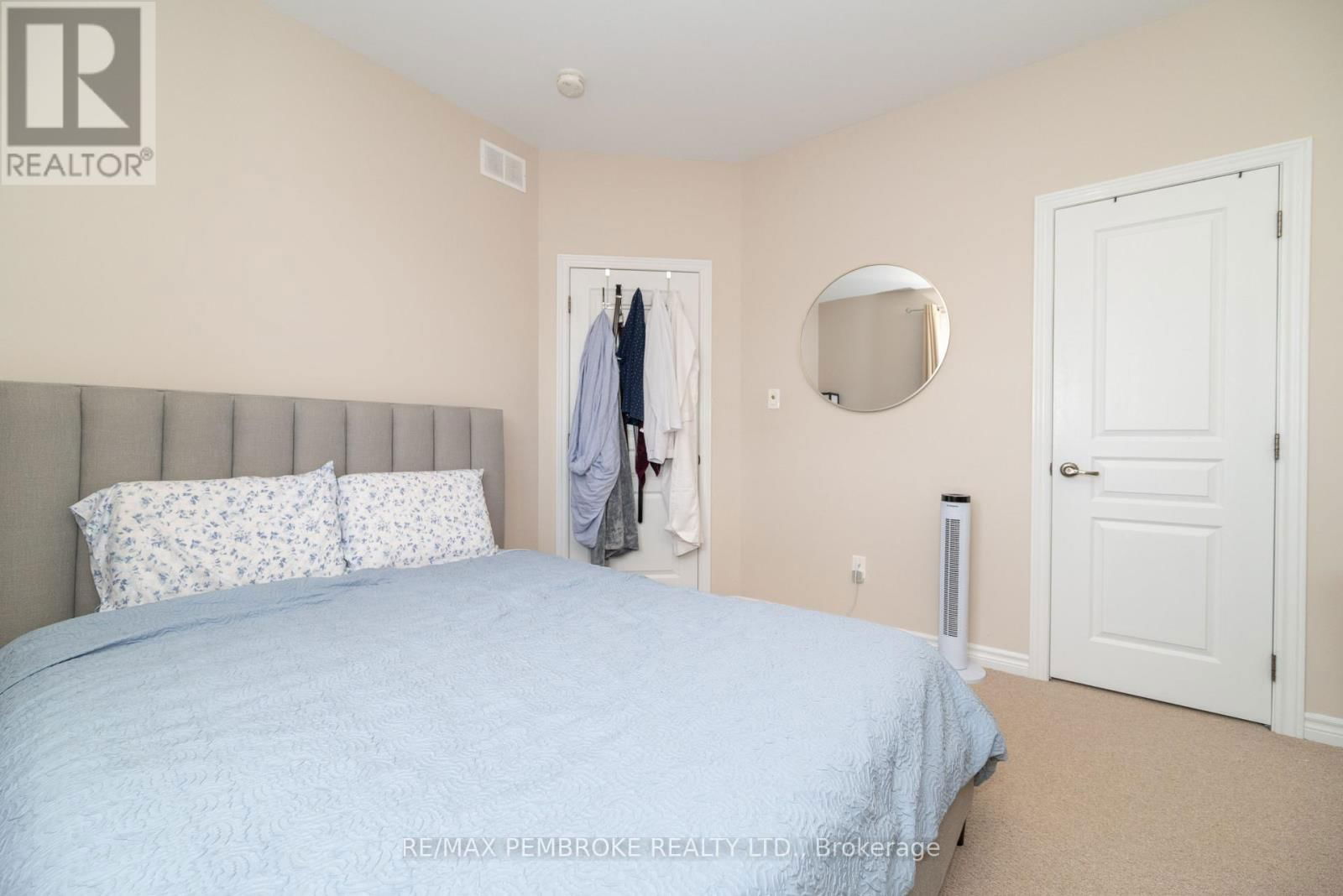 547 GARDNER CRESCENT Image 21
