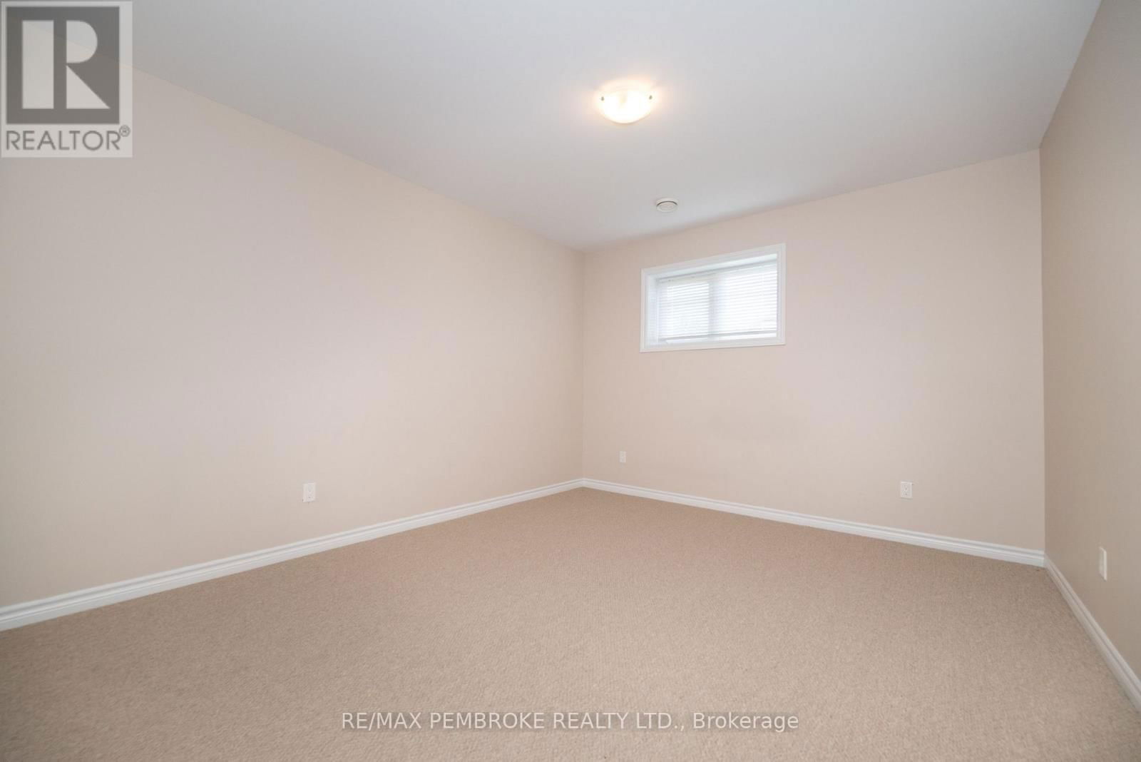 547 GARDNER CRESCENT Image 29