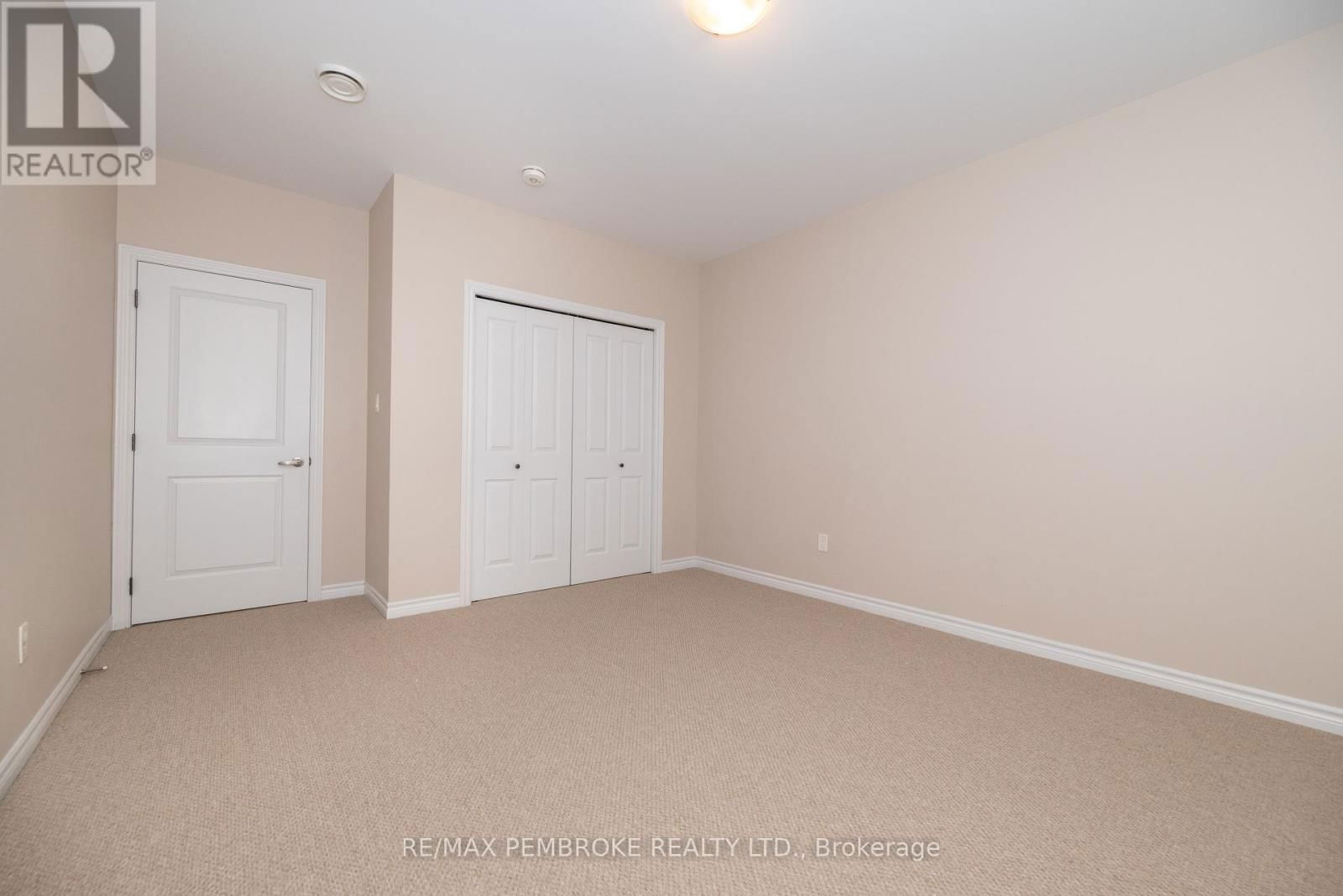 547 GARDNER CRESCENT Image 30