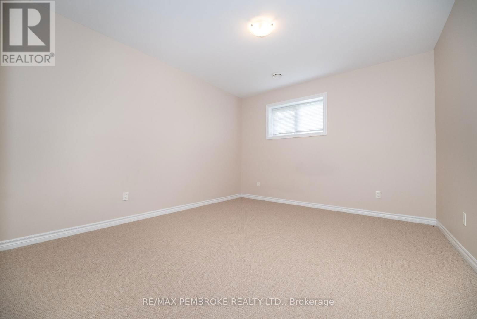 547 GARDNER CRESCENT Image 31
