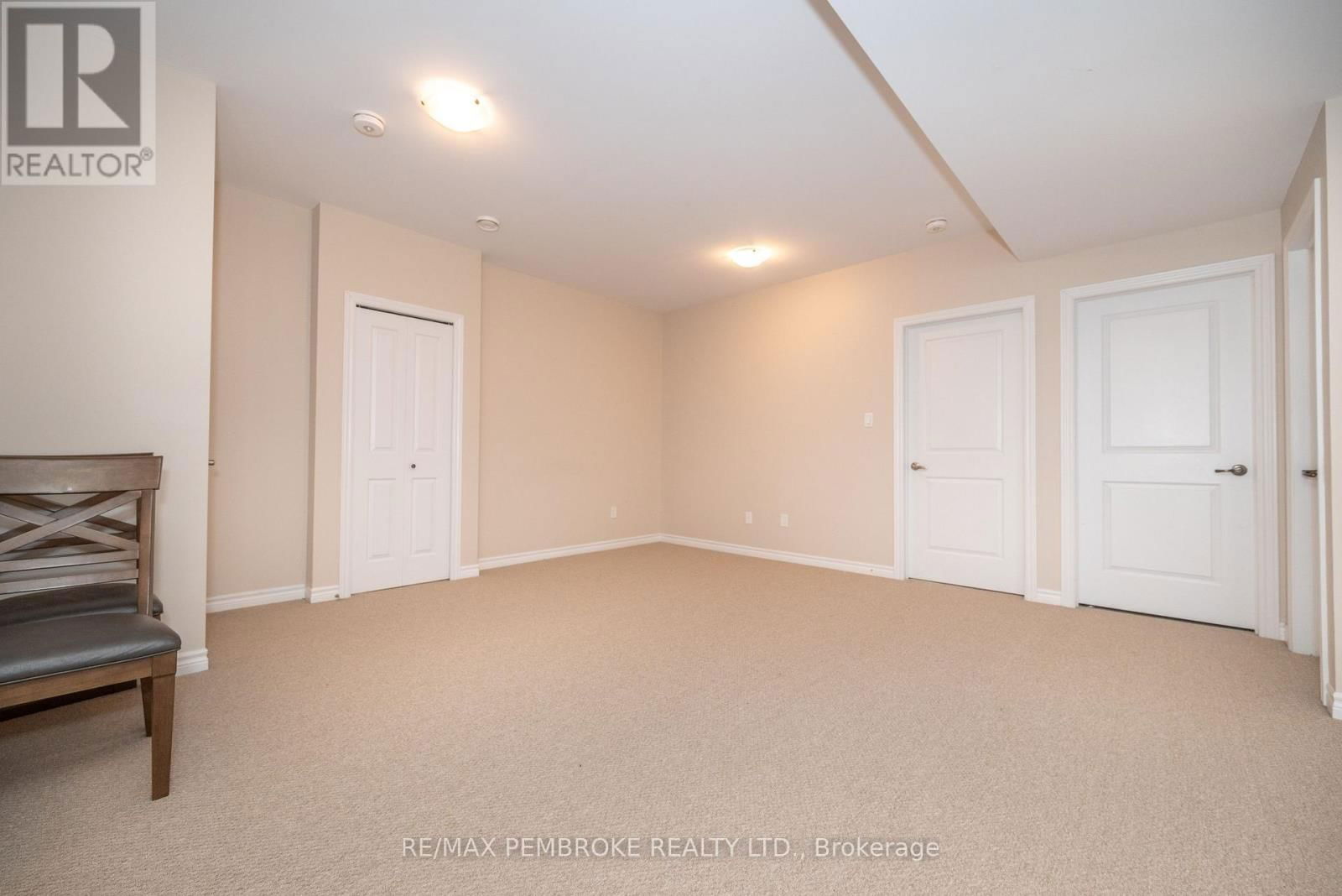 547 GARDNER CRESCENT Image 33