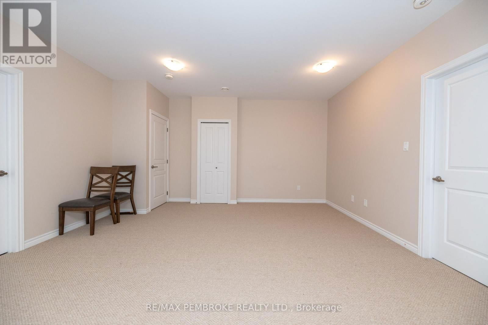 547 GARDNER CRESCENT Image 34