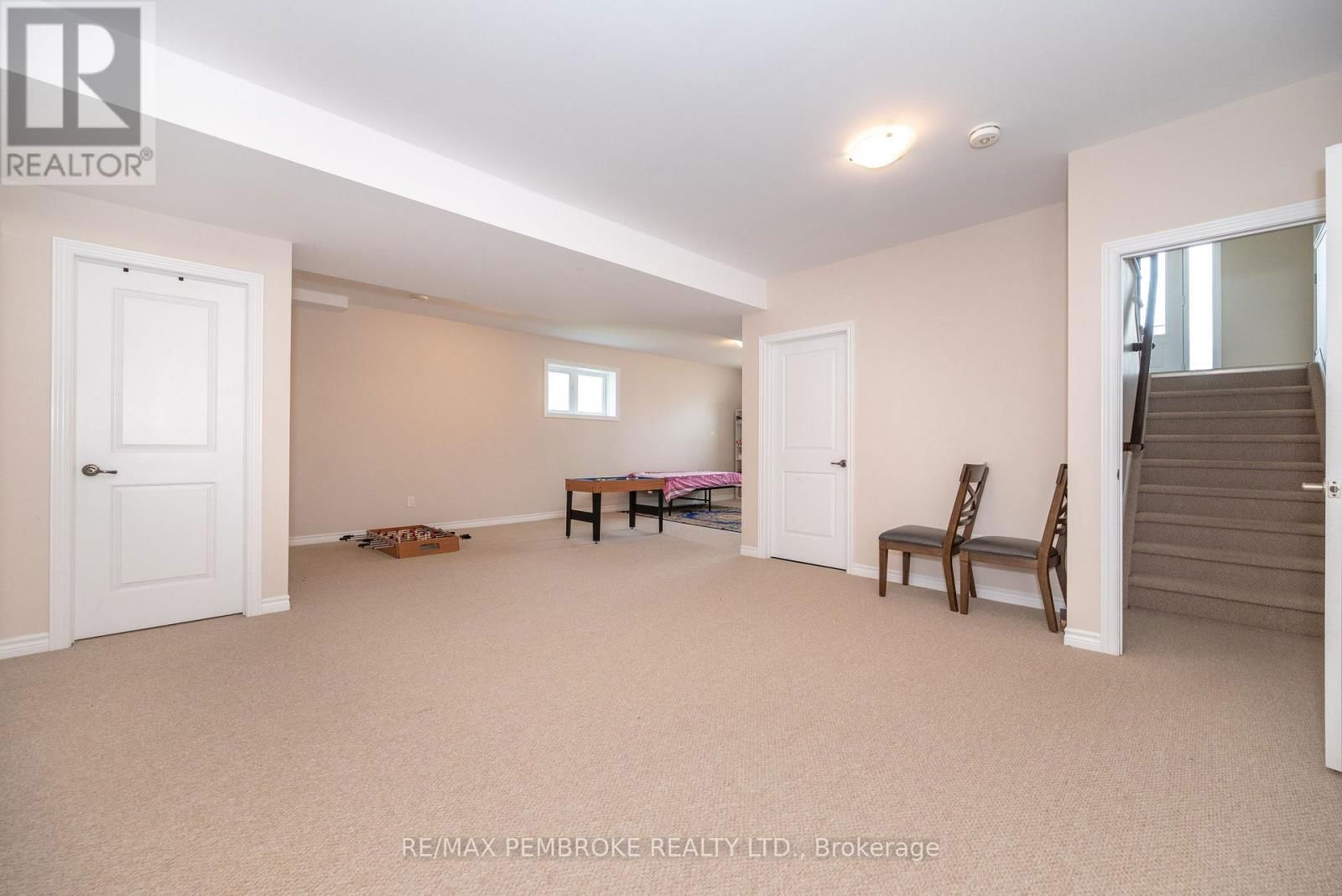 547 GARDNER CRESCENT Image 35