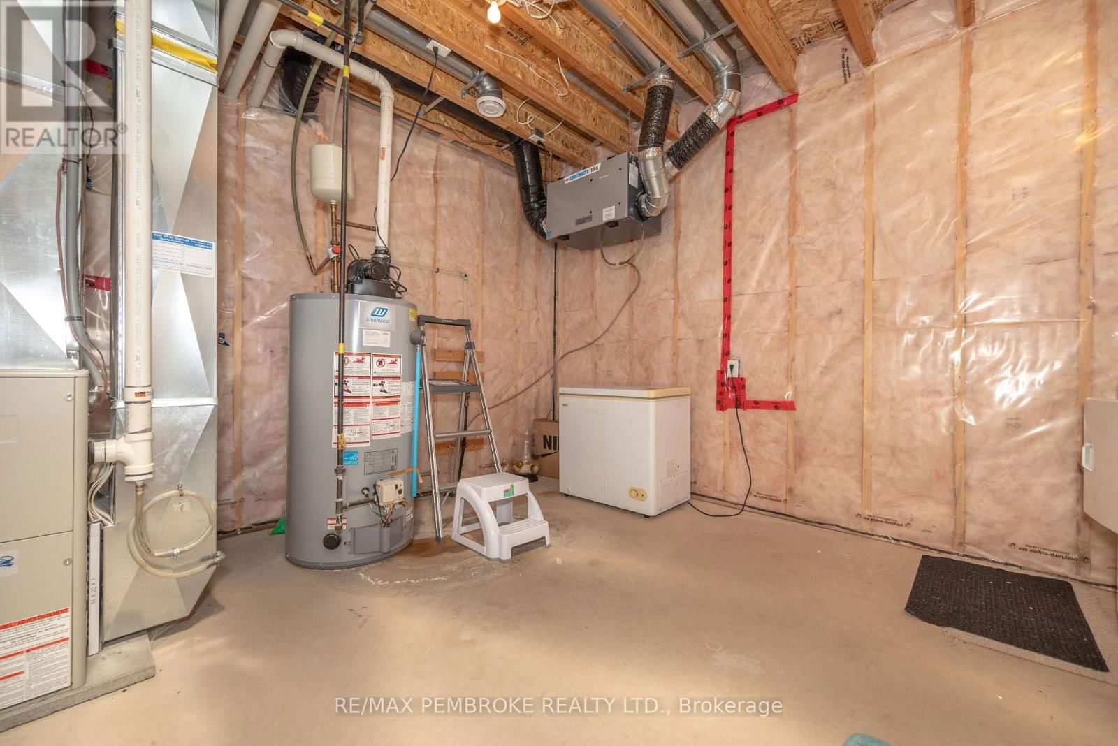 547 GARDNER CRESCENT Image 39