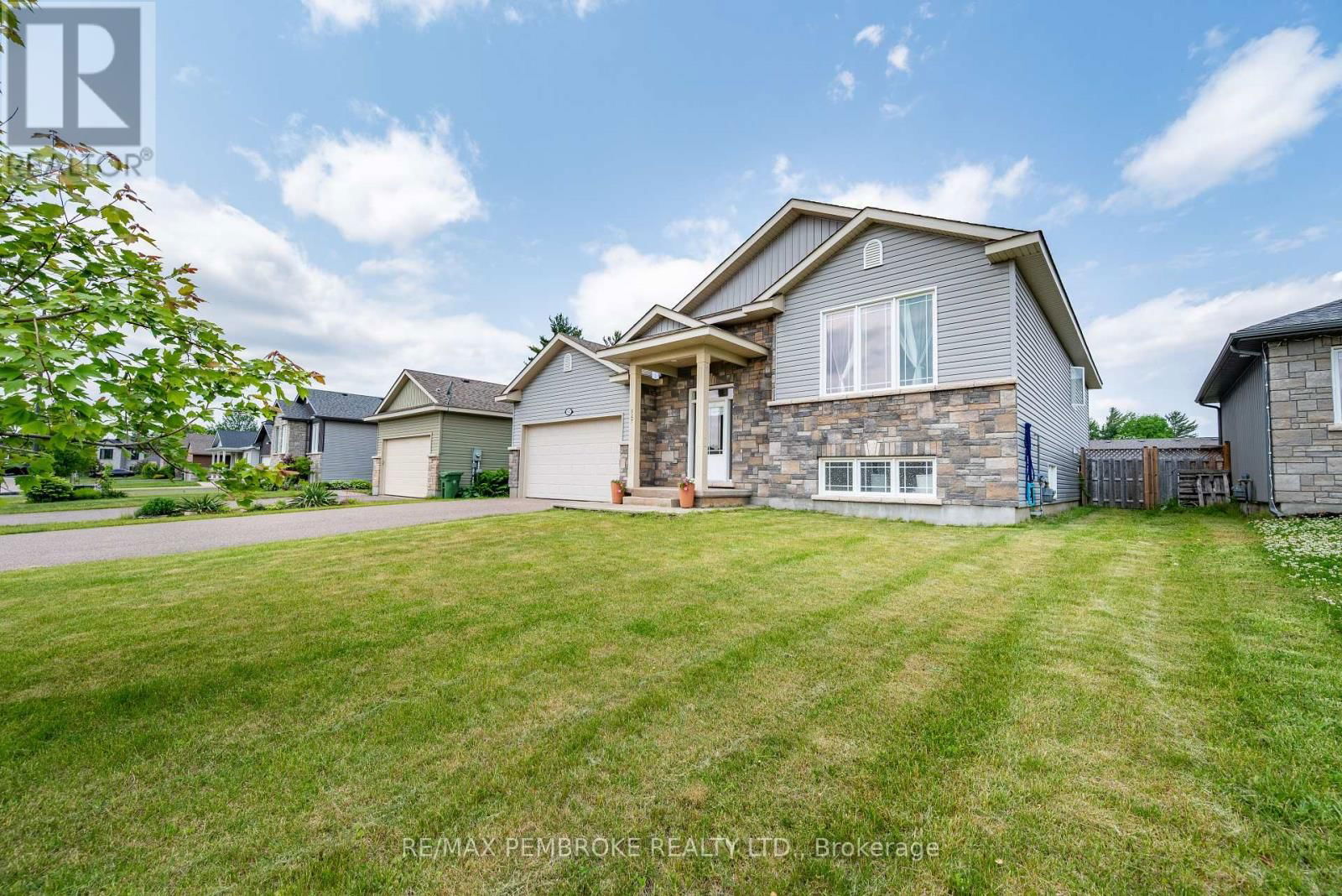 547 GARDNER CRESCENT Image 4