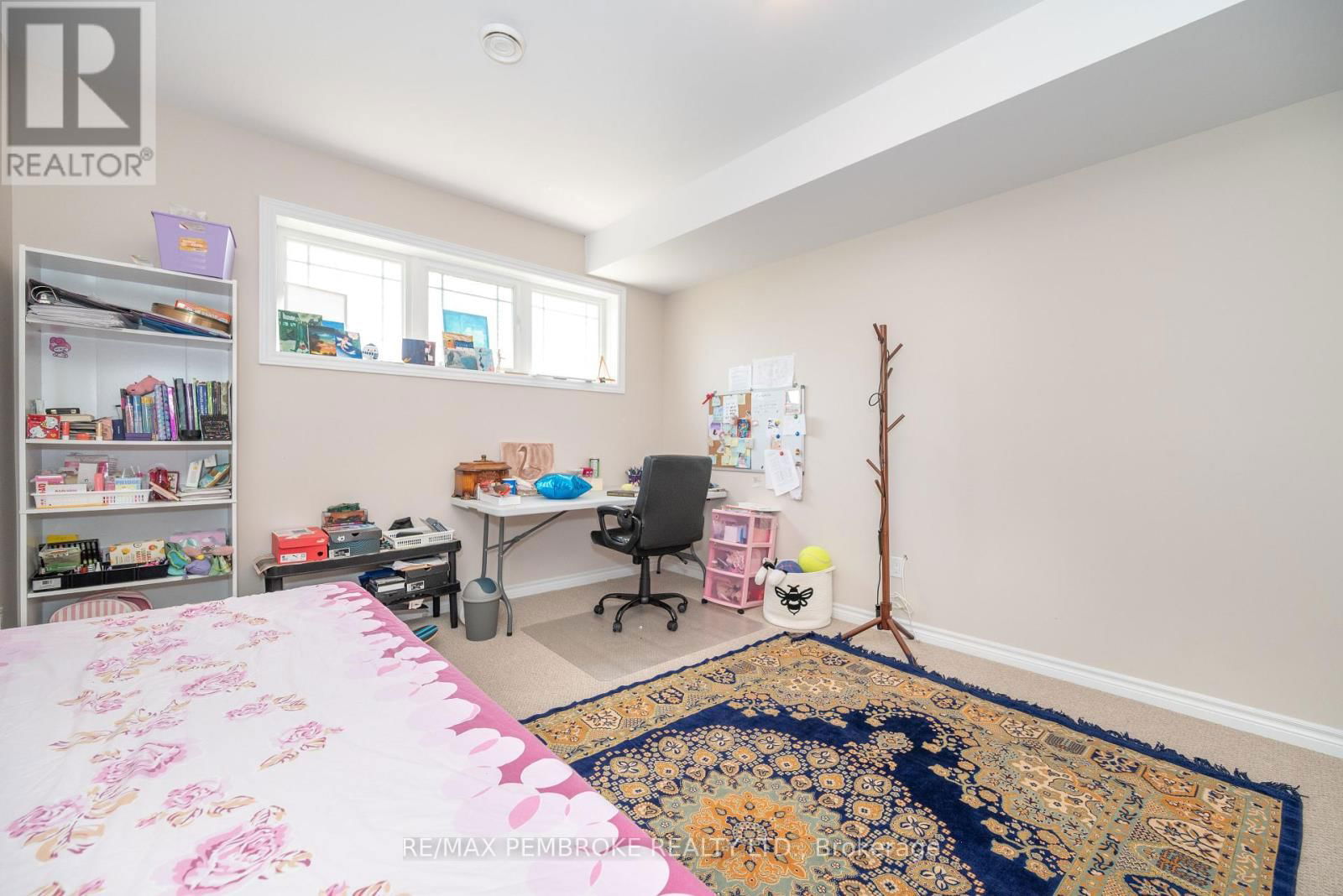 547 GARDNER CRESCENT Image 40