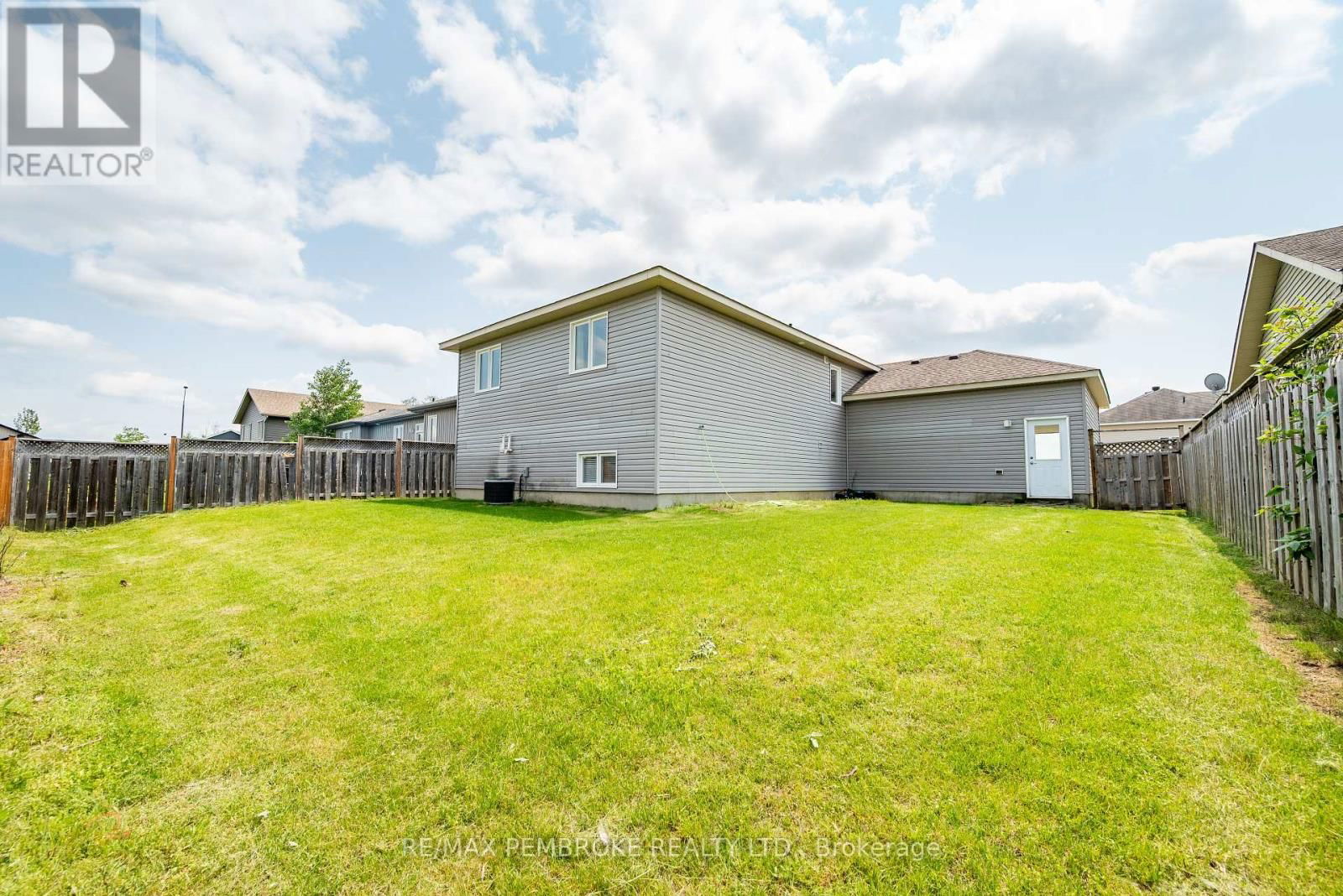 547 GARDNER CRESCENT Image 45