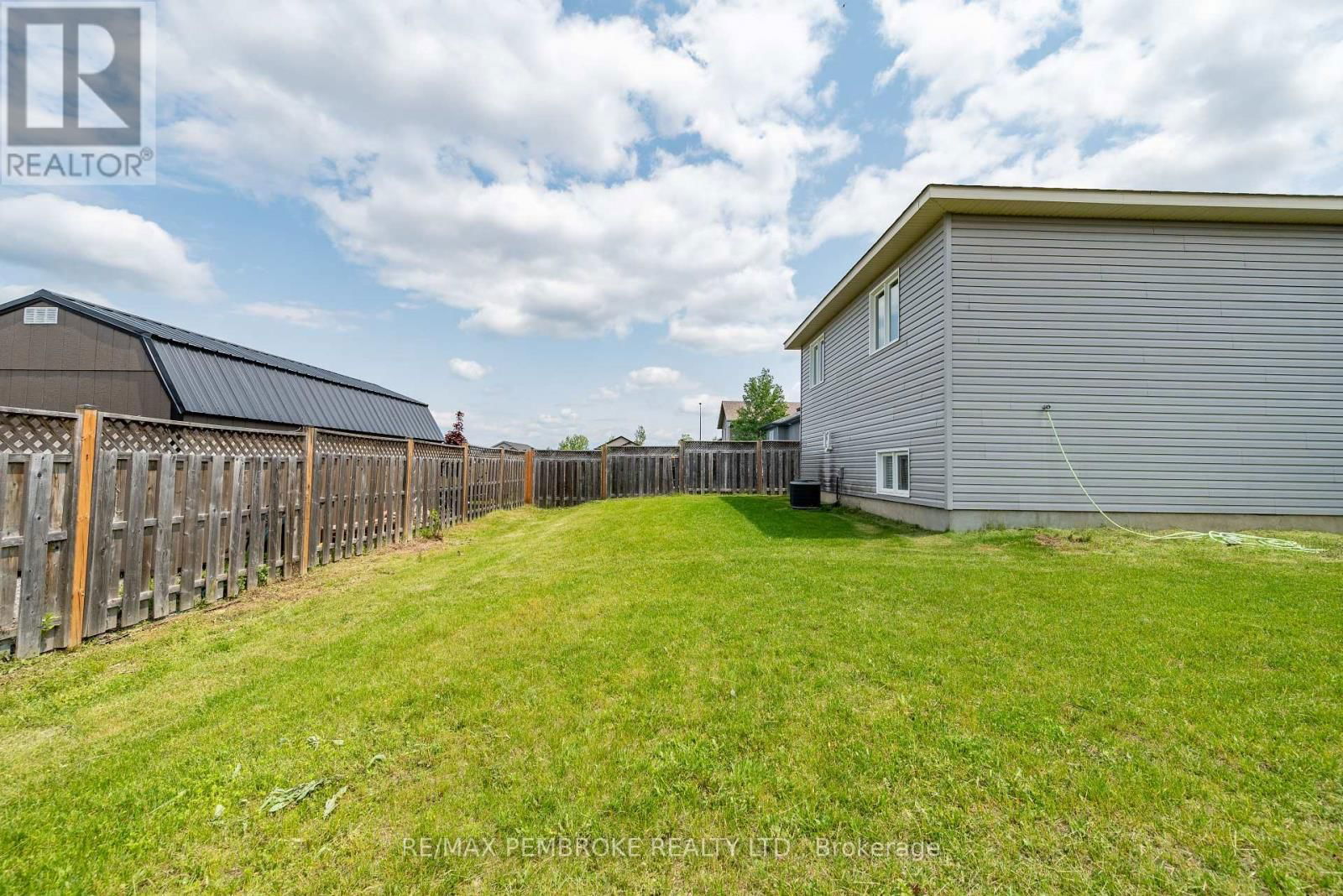 547 GARDNER CRESCENT Image 47