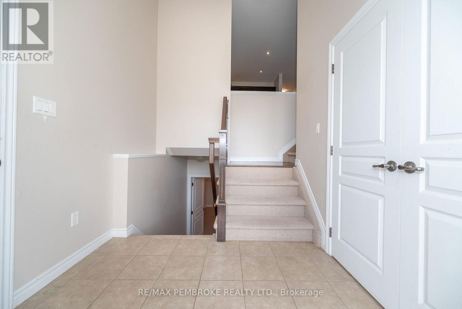 547 GARDNER CRESCENT Image 6
