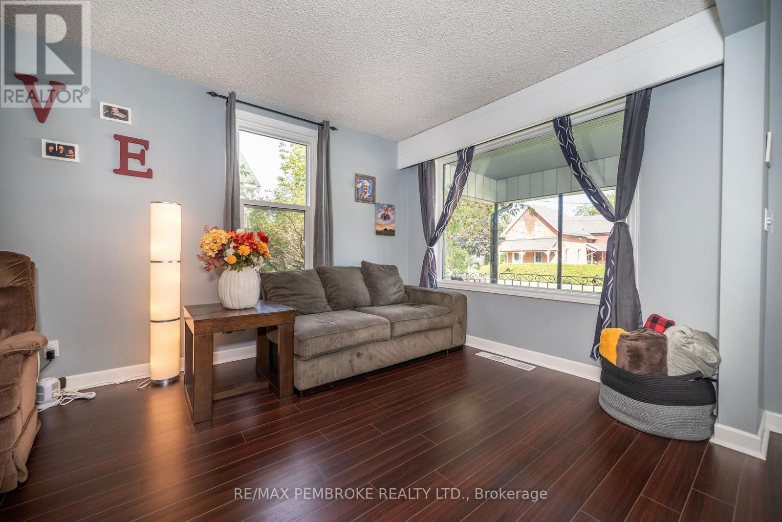 594 MILLER STREET Image 14