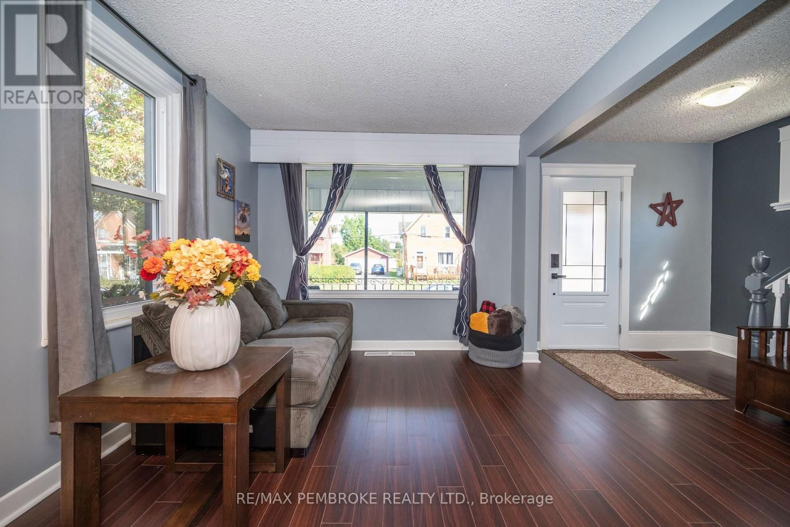 594 MILLER STREET Image 17