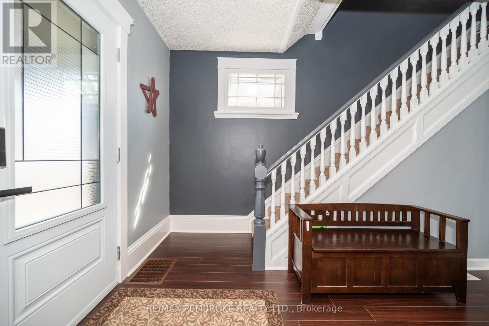 594 MILLER STREET Image 19
