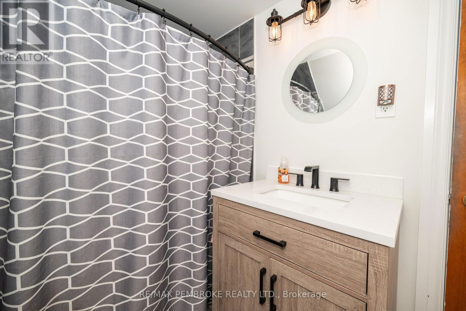 594 MILLER STREET Image 28