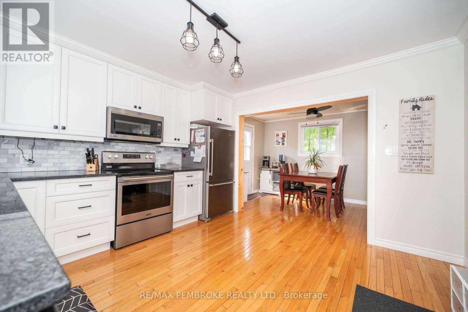 594 MILLER STREET Image 4