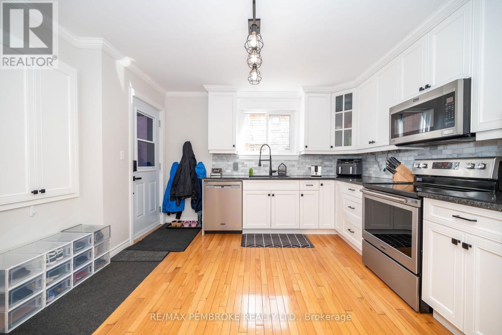 594 MILLER STREET Image 5