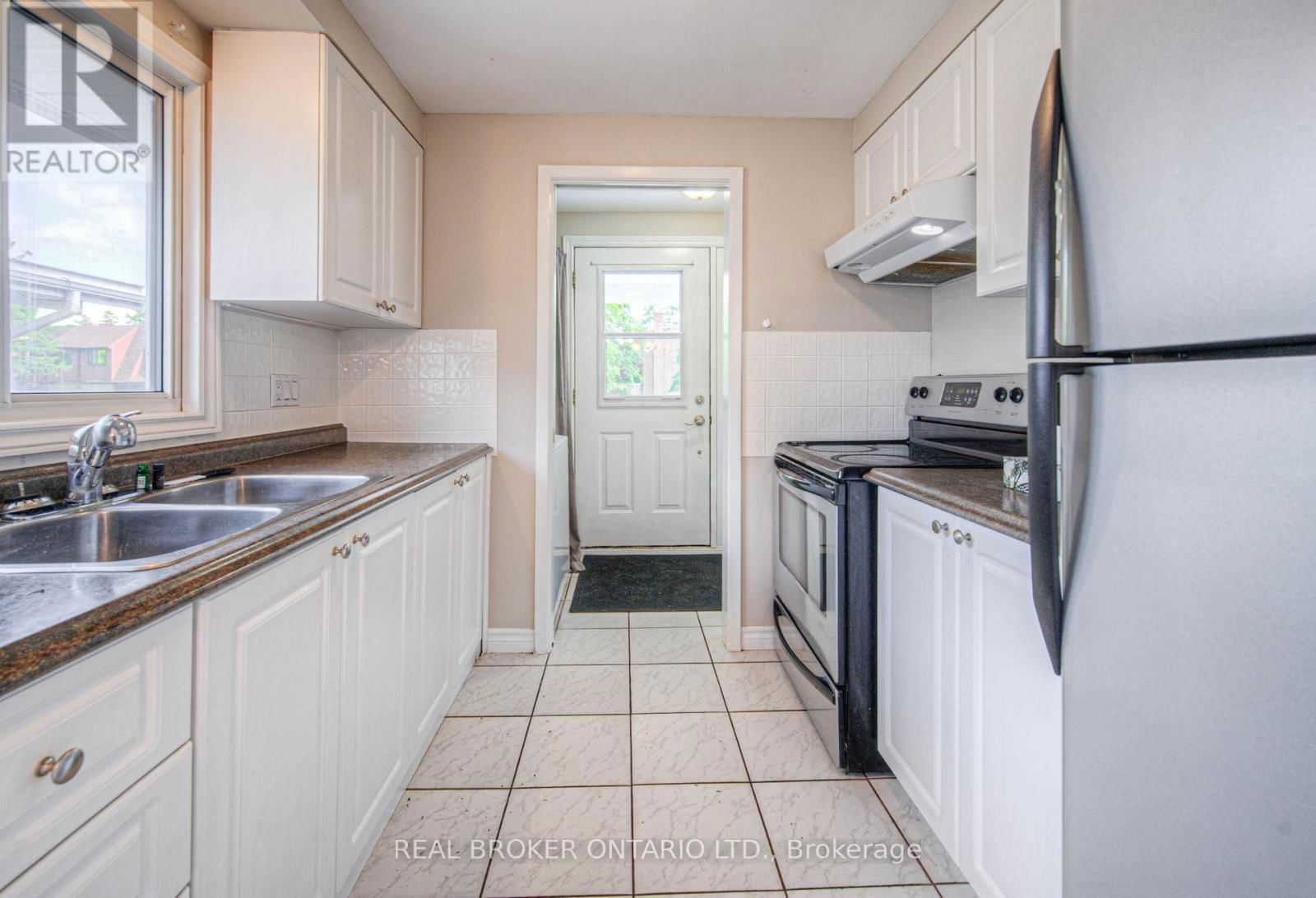 119 KINGSWOOD DRIVE Image 10