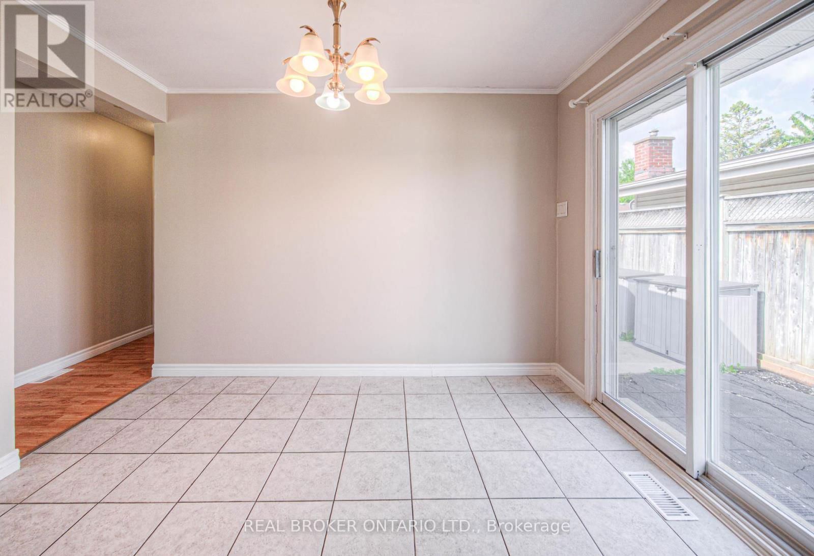 119 KINGSWOOD DRIVE Image 11