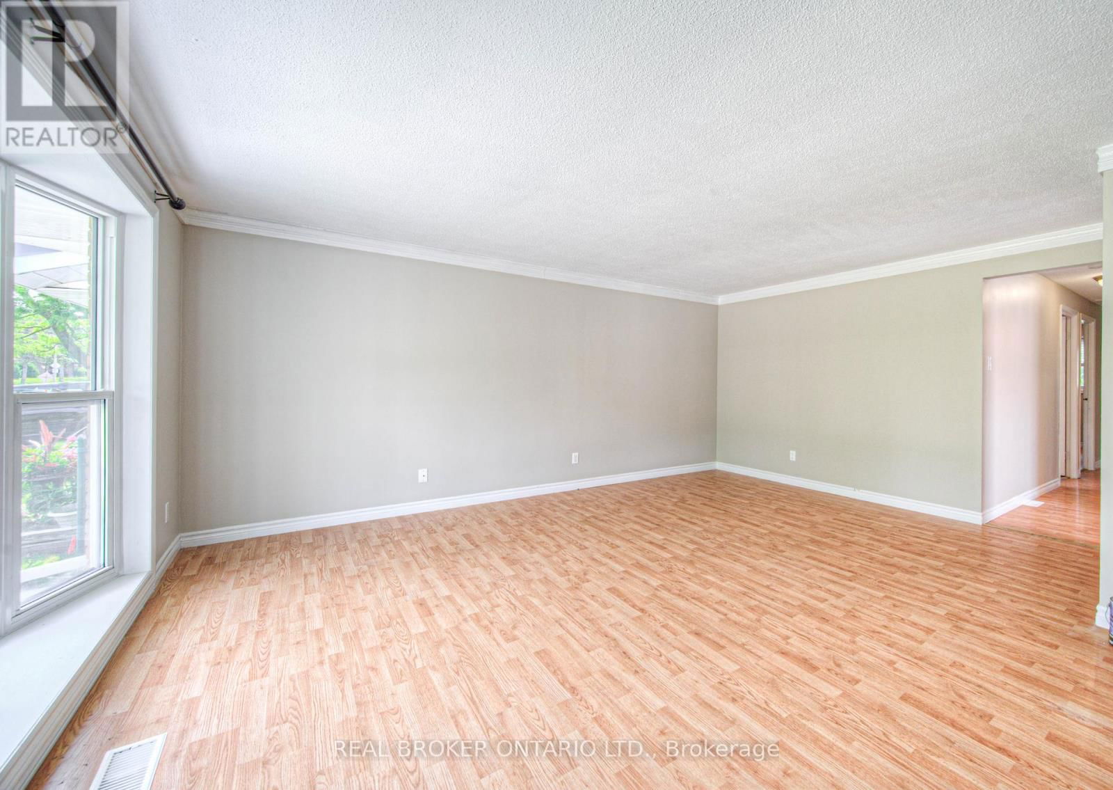 119 KINGSWOOD DRIVE Image 14